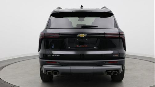 Mosaic Black Metallic 2025 Chevrolet Traverse LT