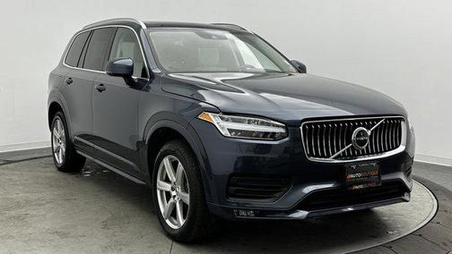 2022 Volvo XC90 T5 Momentum