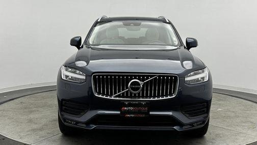 2022 Volvo XC90 T5 Momentum
