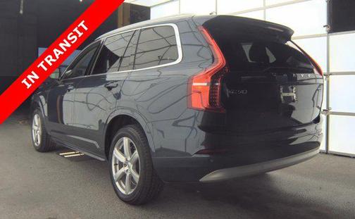 2022 Volvo XC90 T5 Momentum