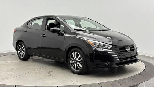 Super Black 2025 Nissan Versa 1.6 SV