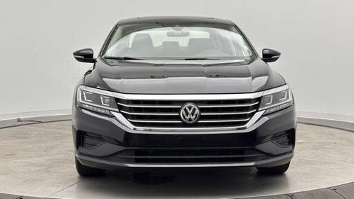 Deep Black Pearl 2021 Volkswagen Passat 2.0T SE