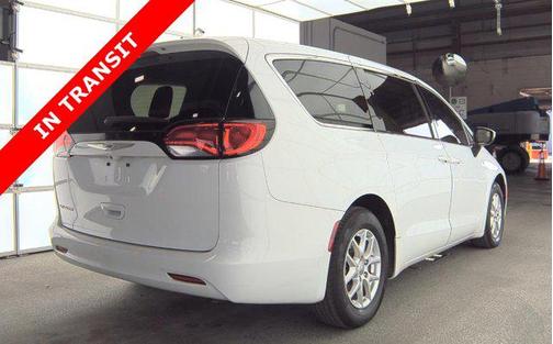 2020 Chrysler Voyager LX