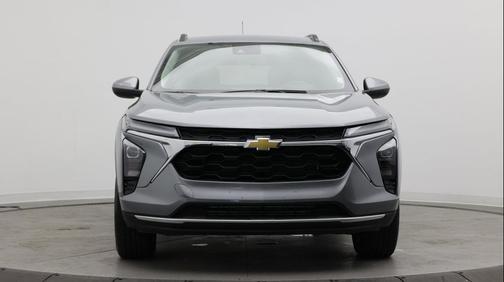Sterling Gray Metallic 2025 Chevrolet Trax LT