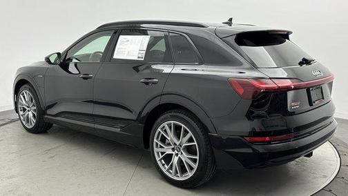2021 Audi e-tron Prestige