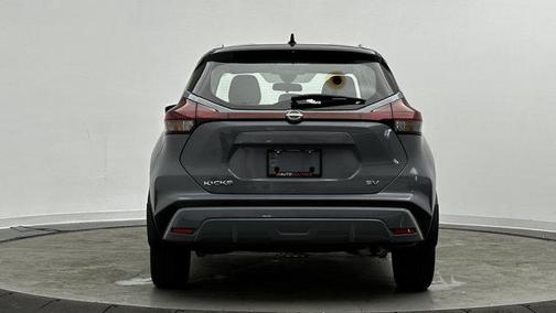 2022 Nissan Kicks SV