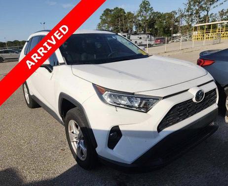 2020 Toyota RAV4 XLE