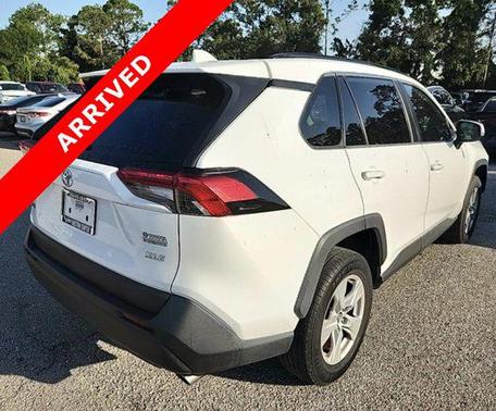 2020 Toyota RAV4 XLE