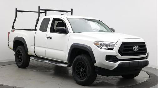 White 2022 Toyota Tacoma SR