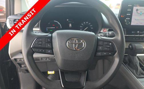 2024 Toyota Sienna LE