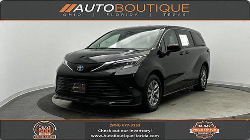 2024 Toyota Sienna LE