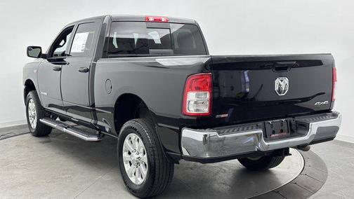 Diamond Black Crystal Pearlcoat 2022 RAM 2500 Tradesman Crew Cab 4x4 6'4' Box