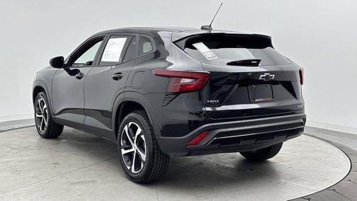 Mosaic Black Metallic 2025 Chevrolet Trax FWD 1RS