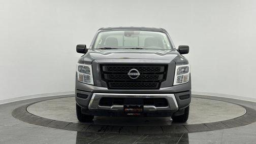 2023 Nissan Titan SV