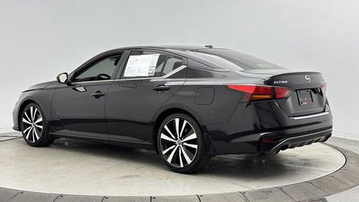2021 Nissan Altima SR FWD