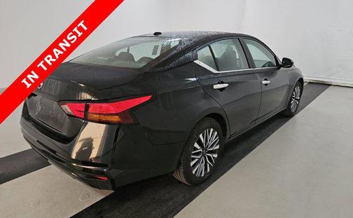 Super Black 2025 Nissan Altima SV FWD