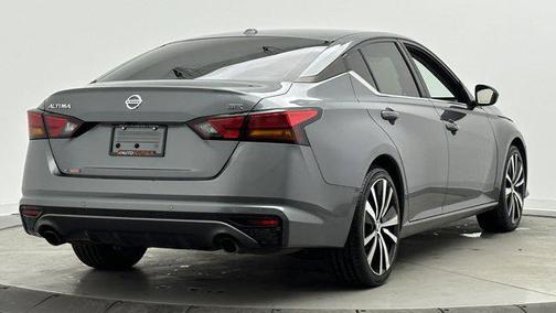 2021 Nissan Altima SR FWD