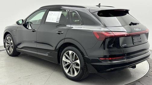 2021 Audi e-tron Premium Plus