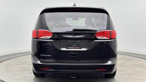 2022 Chrysler Voyager LX