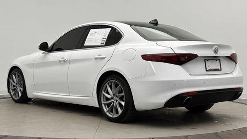 2021 Alfa Romeo Giulia Base