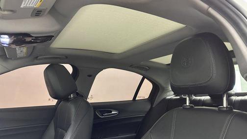 2021 Alfa Romeo Giulia Base