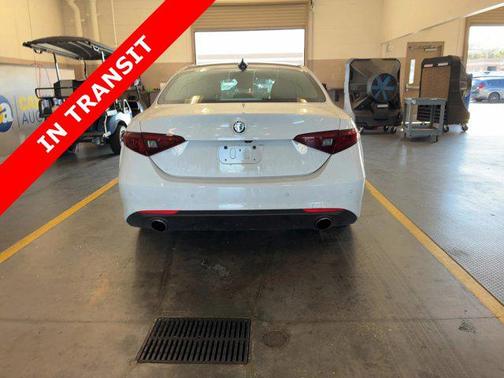 2021 Alfa Romeo Giulia Base