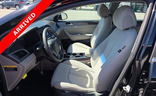 2016 Hyundai SONATA Hybrid SE