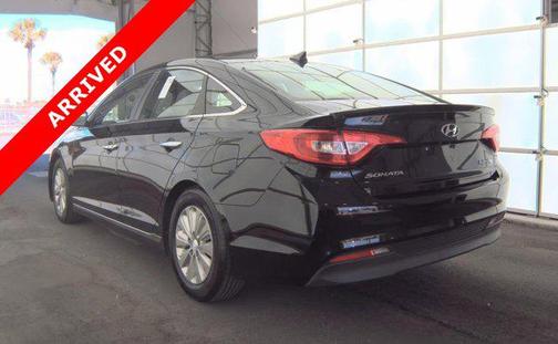 2016 Hyundai SONATA Hybrid SE