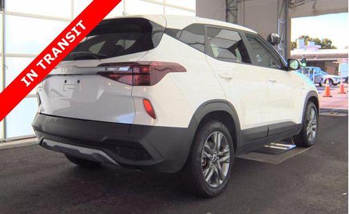 Snow White Pearl 2023 Kia Seltos LX