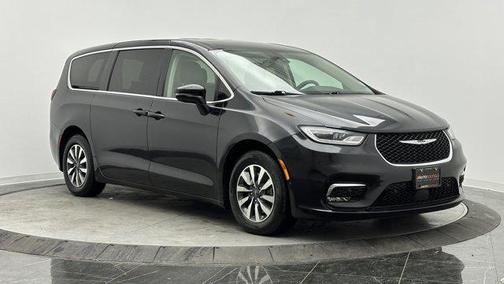 2022 Chrysler Pacifica Hybrid Touring L