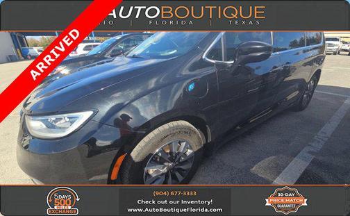 2022 Chrysler Pacifica Hybrid Touring L