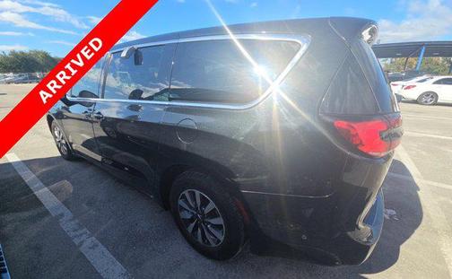 2022 Chrysler Pacifica Hybrid Touring L