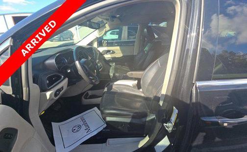 2022 Chrysler Pacifica Hybrid Touring L