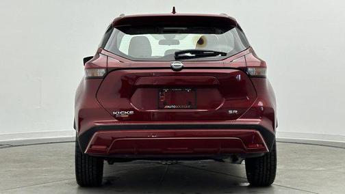 2022 Nissan Kicks SR