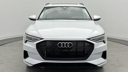 2021 Audi e-tron Premium Plus
