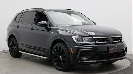 Deep Black Pearl 2020 Volkswagen Tiguan 2.0T SE R-Line Black