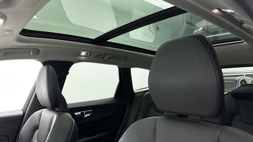 2019 Volvo XC60 T6 Momentum