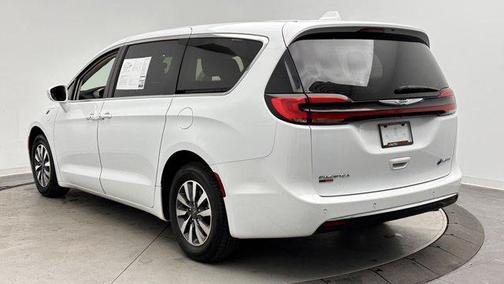 2022 Chrysler Pacifica Hybrid Touring L
