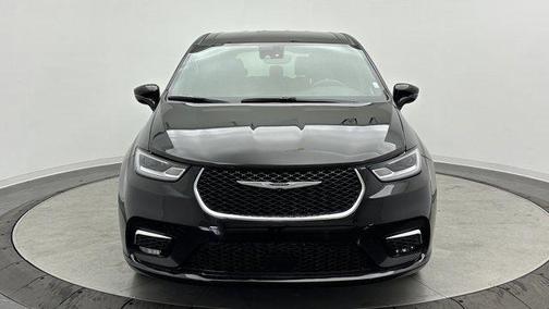 2025 Chrysler Pacifica L