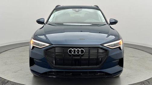2021 Audi e-tron Premium Plus
