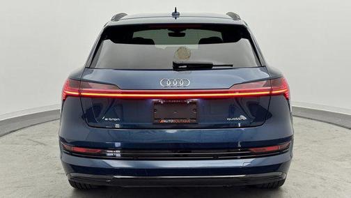 2021 Audi e-tron Premium Plus