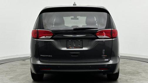 2019 Chrysler Pacifica LX