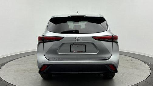 2020 Toyota Highlander LE