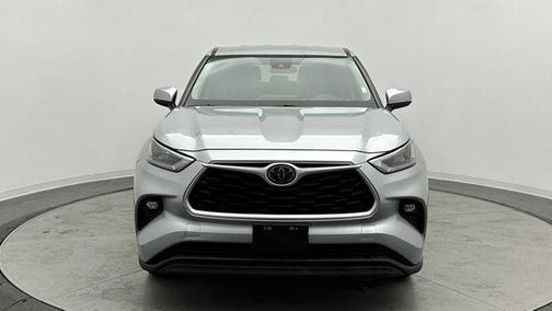 2020 Toyota Highlander LE