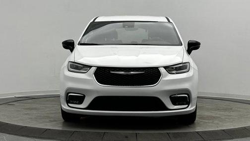 2025 Chrysler Pacifica L