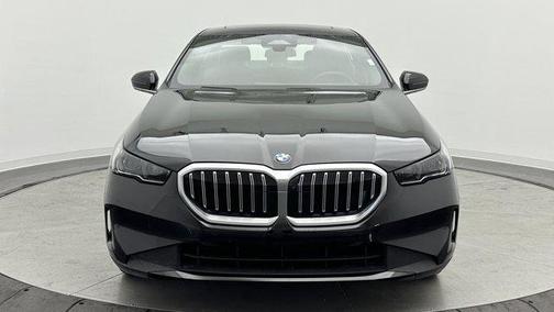 2025 BMW 530 i
