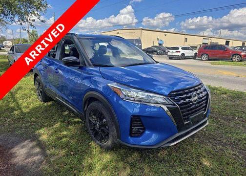 2023 Nissan Kicks SR