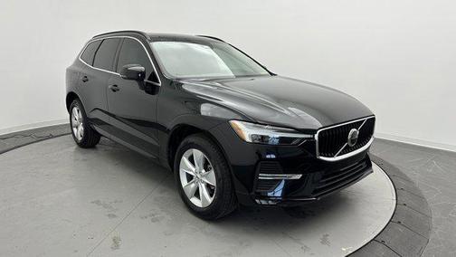 2022 Volvo XC60 B5 Momentum