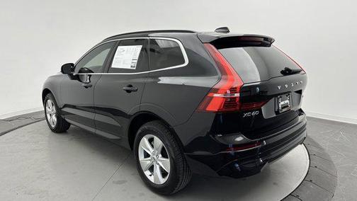 2022 Volvo XC60 B5 Momentum