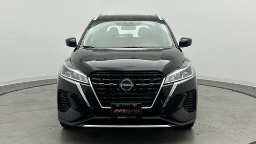 2022 Nissan Kicks SV